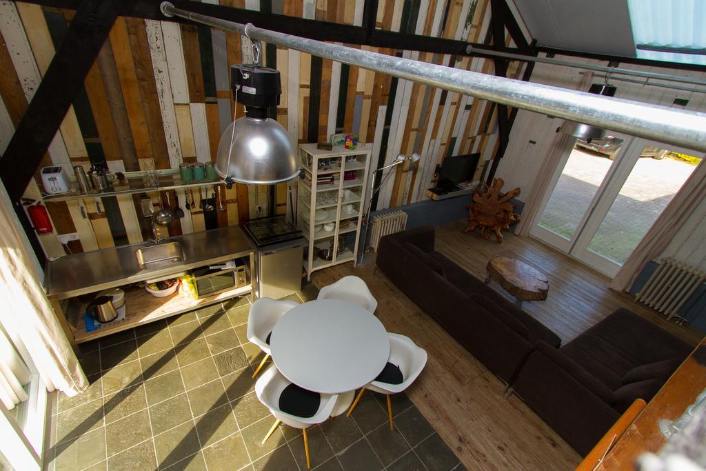 Paardenstal, Private House With Wifi And Free Parking For 1 Car * Weesp