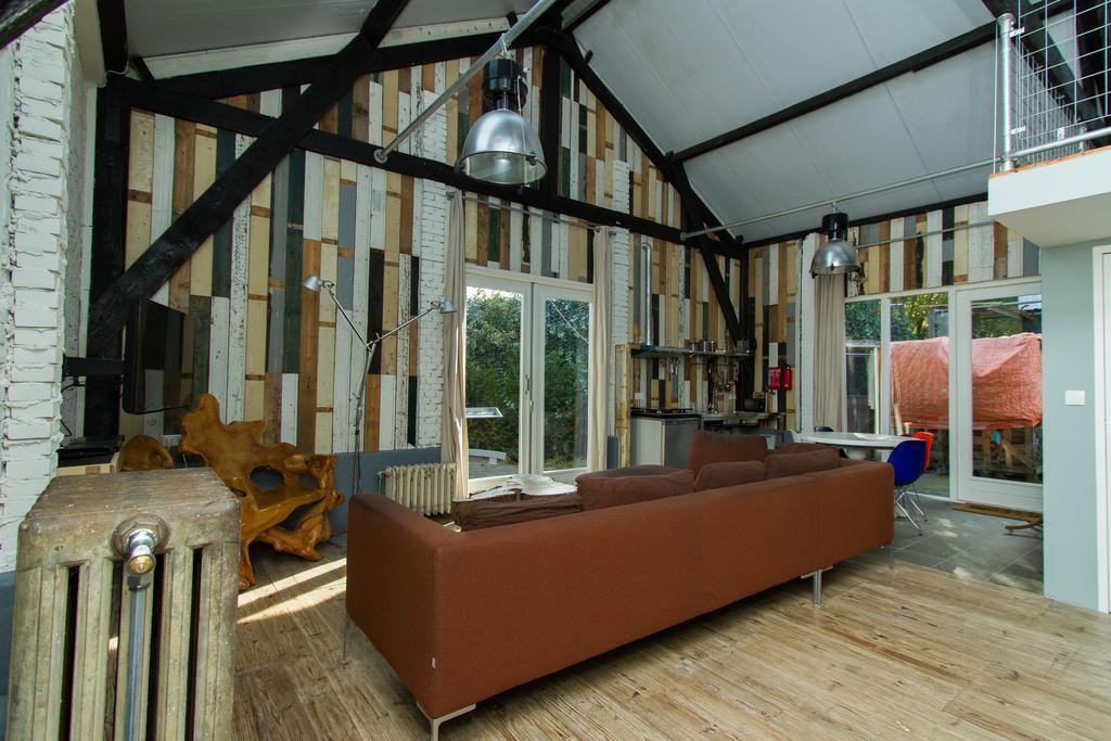 Paardenstal, Private House With Wifi And Free Parking For 1 Car * Weesp